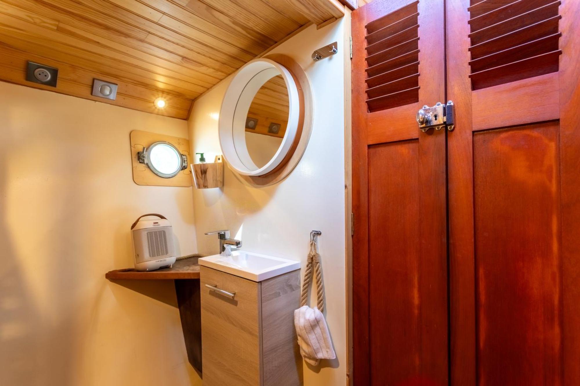 Hotel Bateau Le Nubian Narbona Esterno foto
